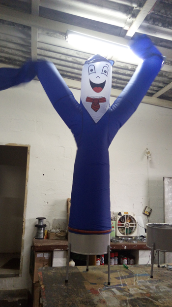 Boneco com boné Inflável - 3