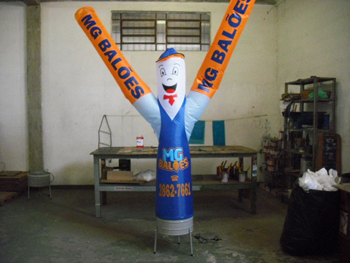 Boneco com boné Inflável - 28