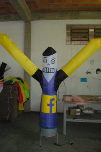 Boneco com boné Inflável - 46